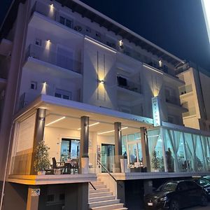 Hotel Vienna Rivazzurra